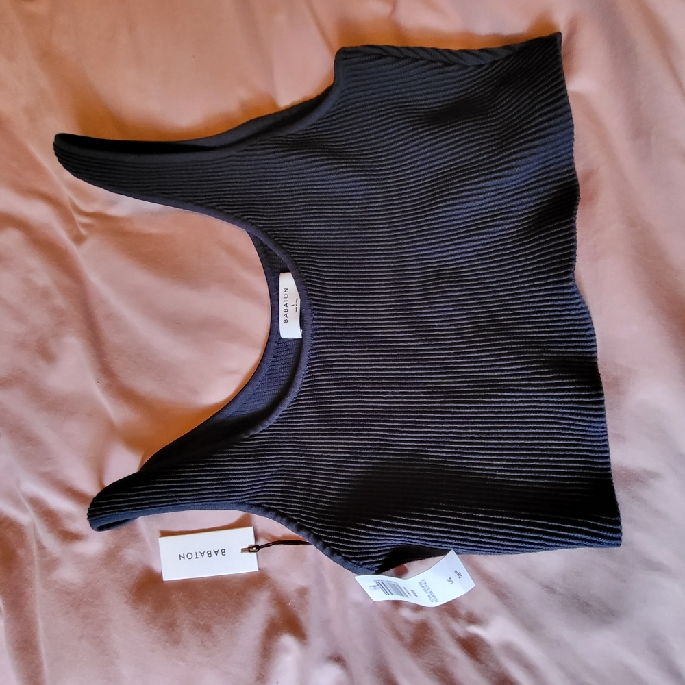 Aritzia avis crop top size lg nwt